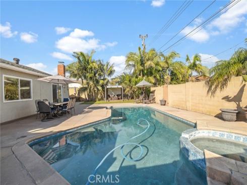 15942  Topaz  , Westminster, CA