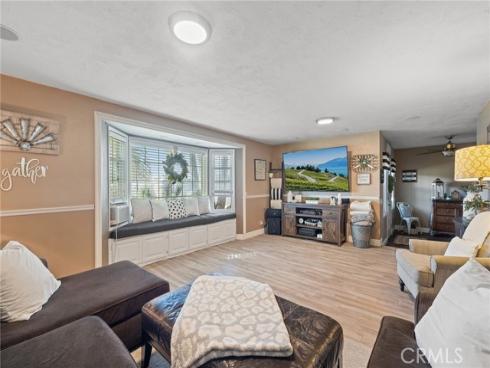 15942  Topaz  , Westminster, CA