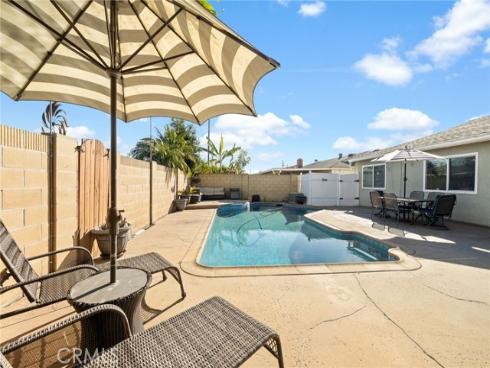 15942  Topaz  , Westminster, CA