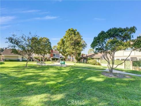 5213  Piccadilly   Circle, Westminster, CA