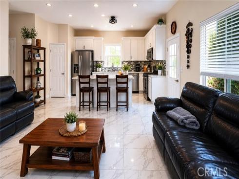 14181  Roxanne  , Westminster, CA