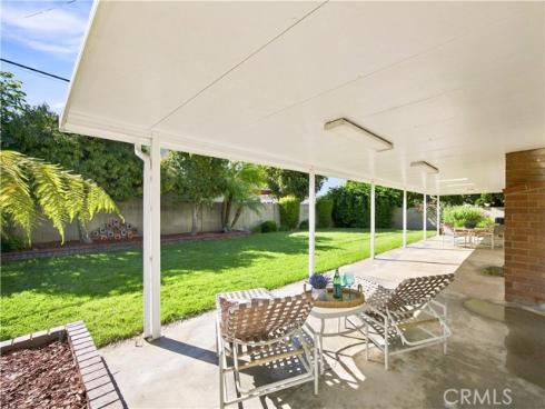 13761 University , Westminster, CA