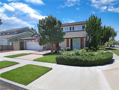 13761 University , Westminster, CA