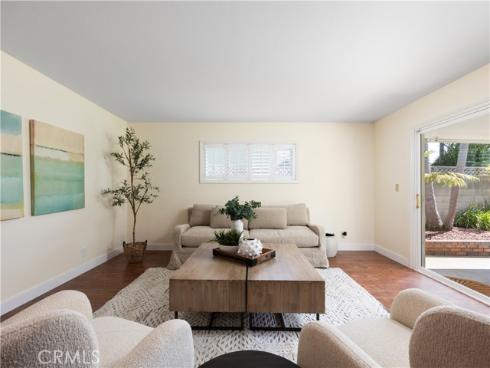 13761 University , Westminster, CA