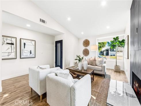 4525  Via De La Plaza  , Yorba Linda, CA