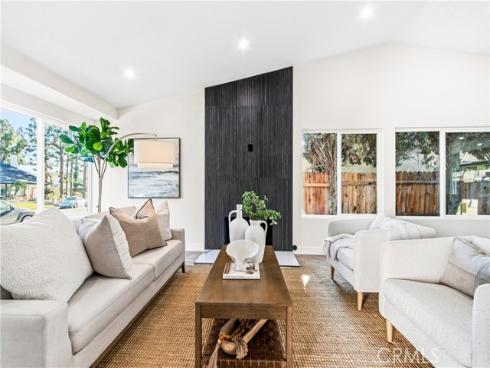 4525  Via De La Plaza  , Yorba Linda, CA