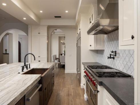 18085  Via Roma  , Yorba Linda, CA