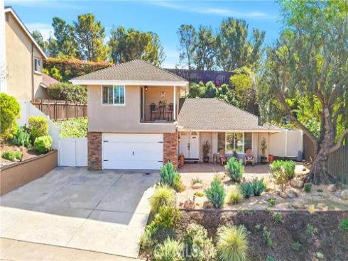 19582  Crestknoll  , Yorba Linda, CA