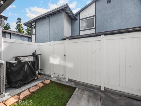 6537 Shady Gate 18 , Yorba Linda, CA