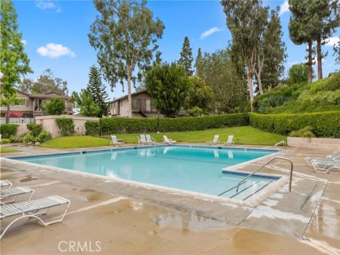 6537 Shady Gate 18 , Yorba Linda, CA