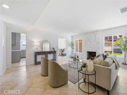 4561 School , Yorba Linda, CA