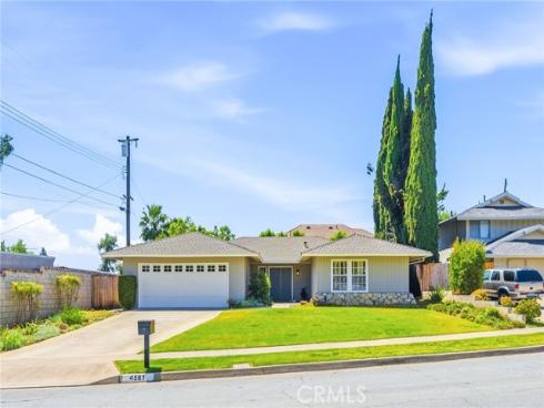 4561 School , Yorba Linda, CA