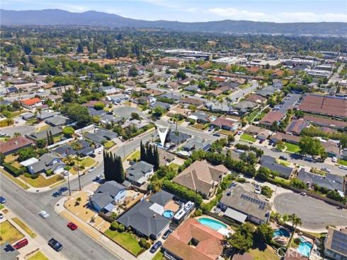 4561 School , Yorba Linda, CA