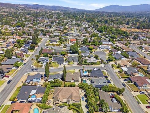 4561 School , Yorba Linda, CA