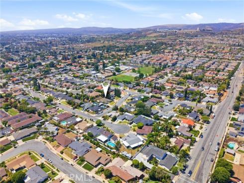 4561 School , Yorba Linda, CA