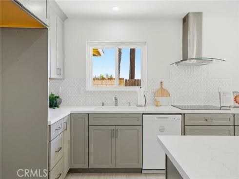 4561 School , Yorba Linda, CA